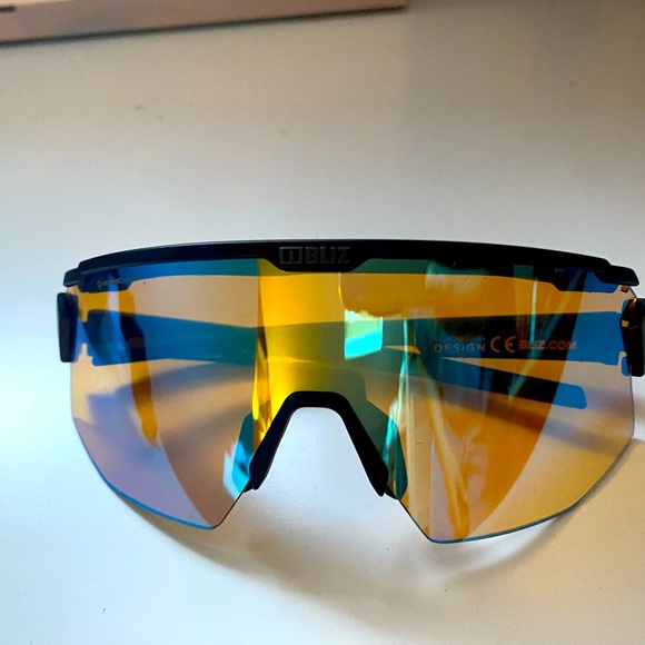 Bliz - Picture 1 of 2